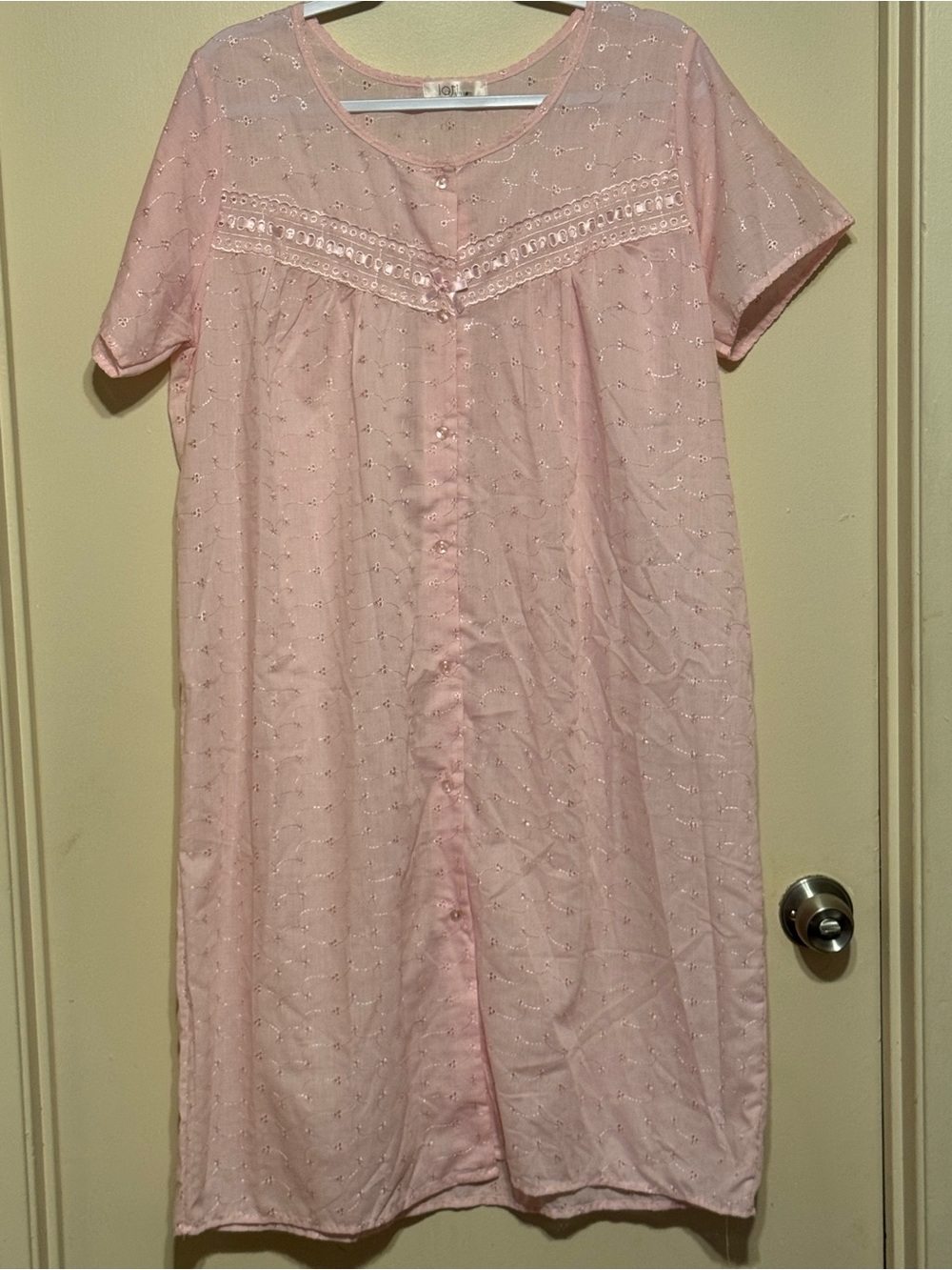 Loti Fashion Womens Vtg Pink Eyelet Short-Sleeve Button-Front Nightgown  Duster